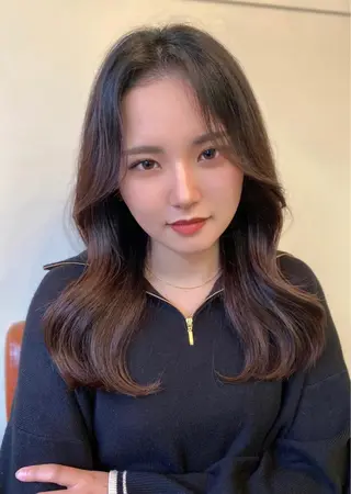 セミロング 【艶ヘア】 どうまえのヘアスタイル