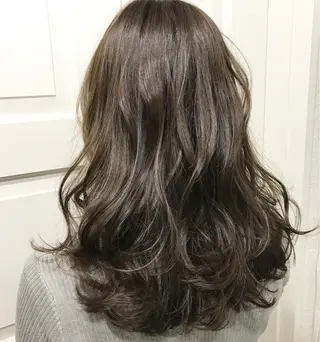 セミロング カラー 若杉 諒のヘアスタイル
