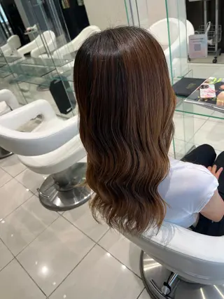 ロング 岡野 芽依のヘアスタイル