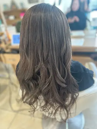 ロング カラー 小久保 彰子のヘアスタイル