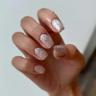 ネイル Ezura Yumi 【 mo-ve 】のネイルデザイン