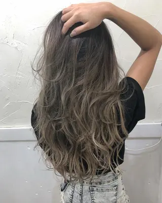 ロング Loob.TOKYO MIYA🌈のヘアスタイル