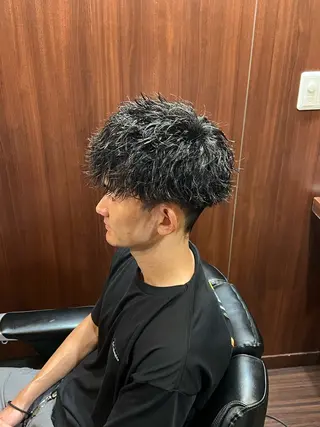 ミディアム パーマ 足立 遼太朗のヘアスタイル