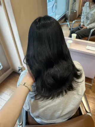 セミロング カラー 'AXIS 栄 Konomiのヘアスタイル
