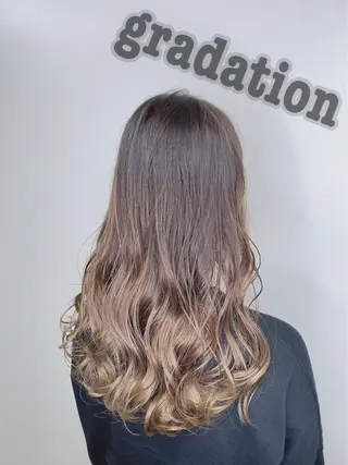 セミロング カラー 伊藤 舜斗のヘアスタイル