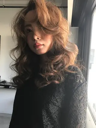 ミディアム セミロング ロング カラー パーマ 上條 航平のヘアスタイル