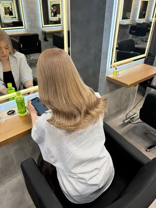 ロング カラー パーマ ヘアアレンジ 透明感ブリーチカラー 🌈TOMOHIROのヘアスタイル