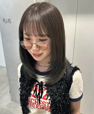 セミロング カラー シロマ ライカのヘアスタイル