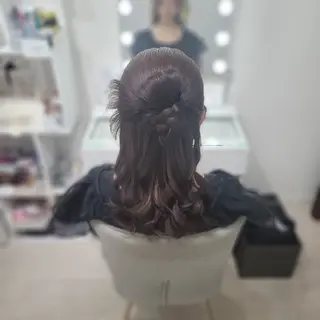 セミロング ヘアアレンジ ヘアセットサロン 渥美寿美翔のヘアスタイル