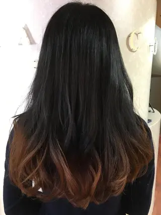 セミロング ロング カラー 推し活専用 【派手髪】飯野ゆかりのヘアスタイル