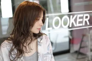 ミディアム カラー looker ルーカーのヘアスタイル