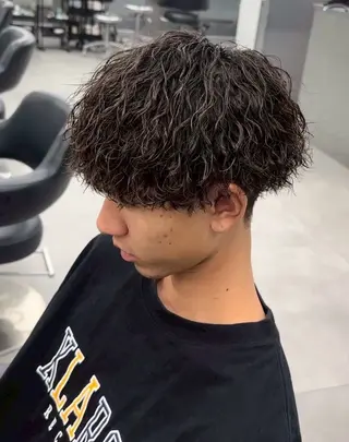 ショート パーマ メンズ 山﨑 結太のヘアスタイル