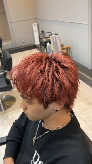 ショート カラー 鬼海 祐介のヘアスタイル