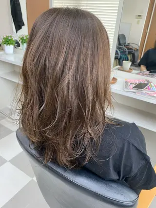 セミロング 永沼 真依のヘアスタイル
