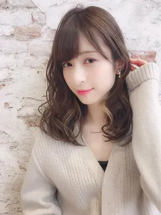 ミディアム カラー ヘアアレンジ Watai 艶髪 當間 大知のヘアスタイル
