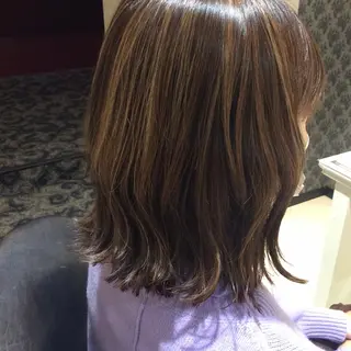 ミディアム カラー 畠村 美智子のヘアスタイル