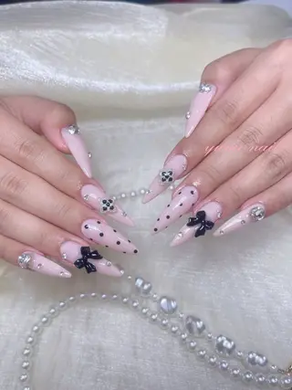 ミディアム ヒエン NAILのネイルデザイン