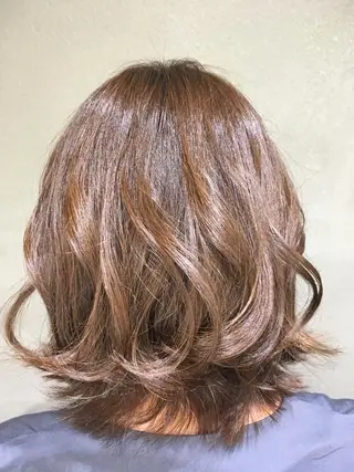 ミディアム カラー くまがい みゆ【edge.】のヘアスタイル