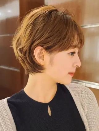 ショート 中高下 由真のヘアスタイル