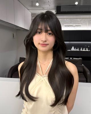 ロング WATARU/ 韓国風巻き髪のヘアスタイル