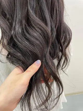 ロング カラー akane .のヘアスタイル