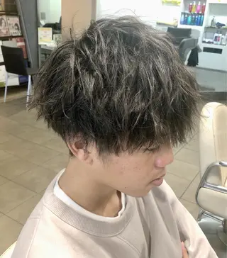 パーマ メンズ メンズ レイヤー ウルフ 弓木啓輔のヘアスタイル