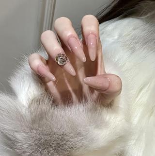 ネイル エリ🫧 nail池袋東口のネイルデザイン