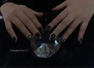 ネイル 𝐋𝐢𝐞𝐬𝐞 𝐘𝐔𝐈のネイルデザイン