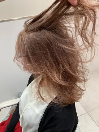 ミディアム カラー パーマ ヘアアレンジ レイヤー専門家 ダブルカラー修のヘアスタイル