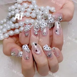 ネイル 🦋 Queenieのネイルデザイン