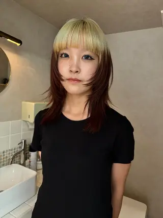 ミディアム カラー 顔周りレイヤーカット ブリーチminamiのヘアスタイル