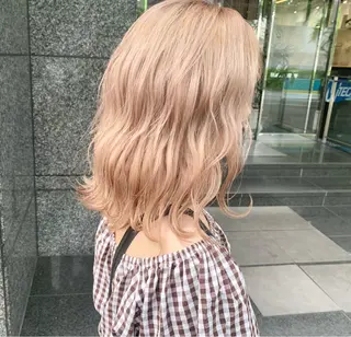 カラー ✨艶ブリーチカラー ✨四ノ宮裕己のヘアスタイル