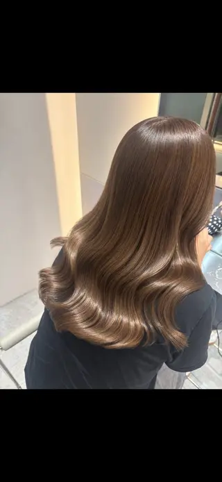 ミディアム カラー 伊藤 絵里香のヘアスタイル