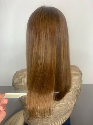 ロング カラー トップ スタイリストのヘアスタイル