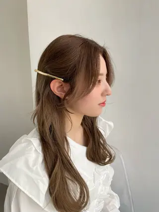 ロング カラー ヘアアレンジ 透明感カラー🩵 レイヤーカットYUIのヘアスタイル