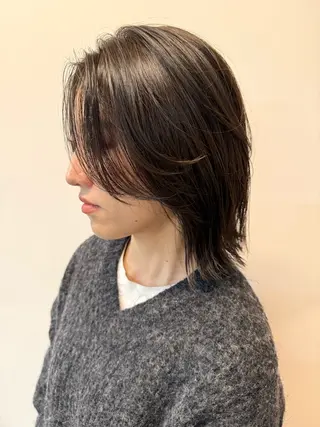 ミディアム カラー 透明感カラー レイヤー亀井唯登のヘアスタイル