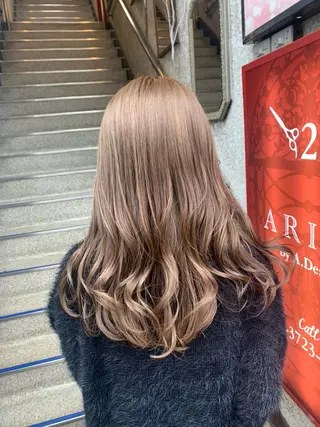 ロング 透明感カラー.渋谷 chisaのヘアスタイル