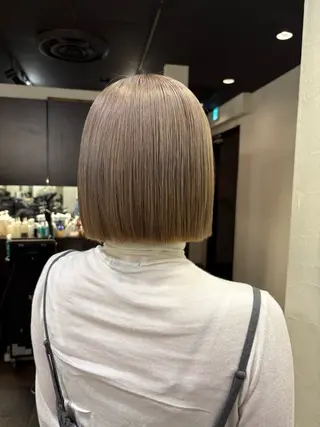 ショート カラー aW HAIRカンノ カナエのヘアスタイル