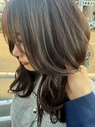 セミロング カラー 杏華レイヤー/ パーマ/ハイトーンのヘアスタイル