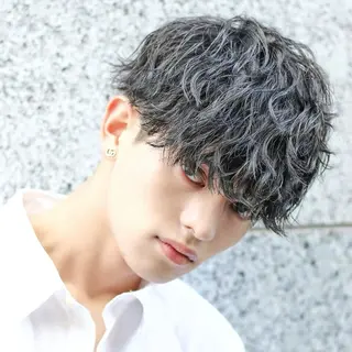 ショート パーマ メンズ メンズ特化カットパー マカラー坂田柊のヘアスタイル