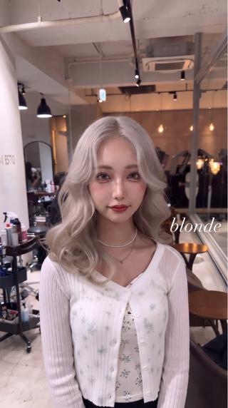 セミロング カラー 💜ハイトーン💛 マジカルかいちゃんのヘアスタイル