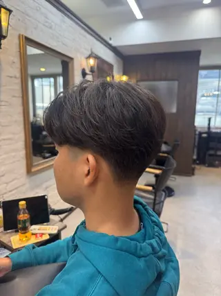 パーマ メンズ 西出 茉燦のヘアスタイル