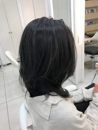 セミロング midori osawaのヘアスタイル