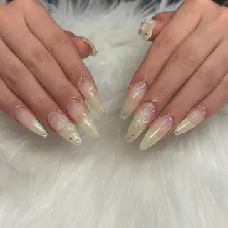 ネイル Bianca浦和🍀 suminaのネイルデザイン