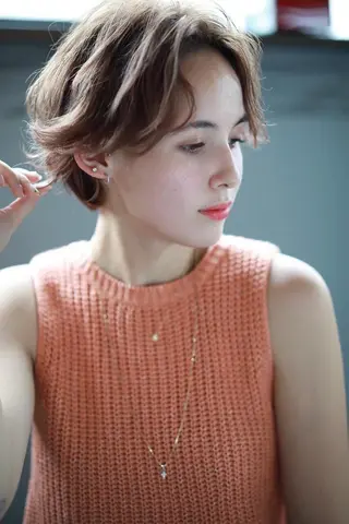 ショート Ryo ／透明感カラーのヘアスタイル
