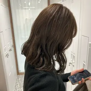 ミディアム SALOWIN栄 三丁目 木戸里実のヘアスタイル