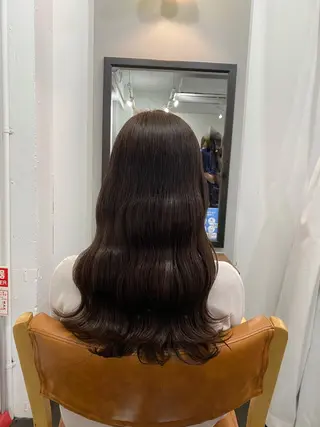 ロング 透明感カラー栄 みゆのヘアスタイル