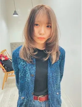 セミロング 草野ゆずき⌇縮毛矯正 ⌇Wカラー⌇レイヤーのヘアスタイル