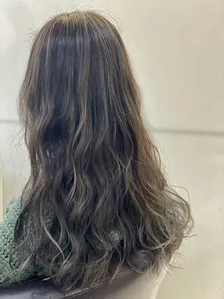 ロング バレイヤージュ特化/ アキラのヘアスタイル
