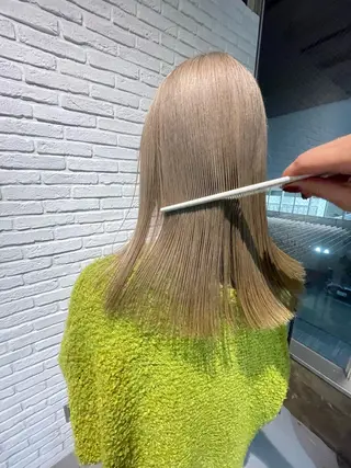 セミロング 大賀 チサトのヘアスタイル